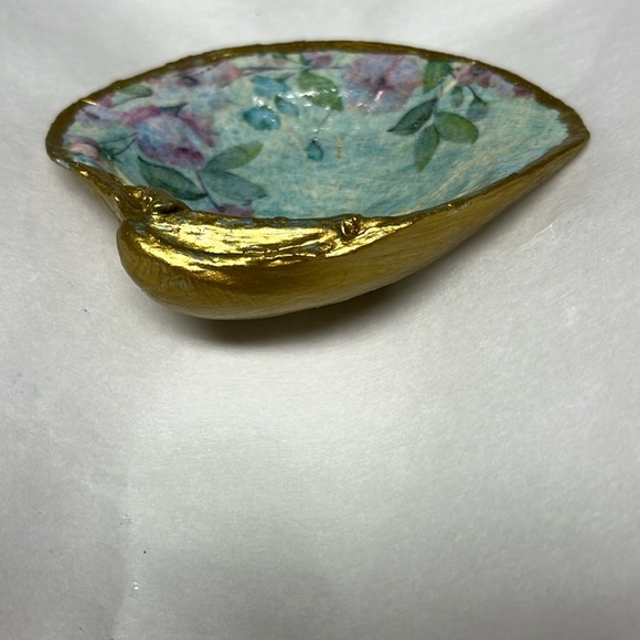 Hand Crafted Floral Blue Decorative Trinket Shell Dish - Picture 3 of 9